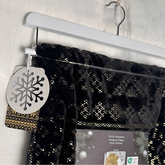 3/$20 💥  Have A Holly Jolly Merry Christmas Black Gold Foil Plush Throw Blanket - Picture 10 of 17